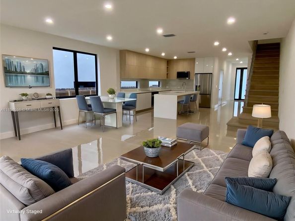 313 SW 10th St A, Fort Lauderdale FL 33315