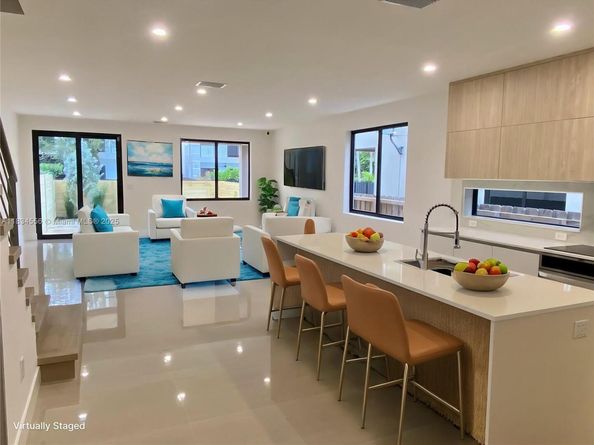 313 SW 10th St A, Fort Lauderdale FL 33315