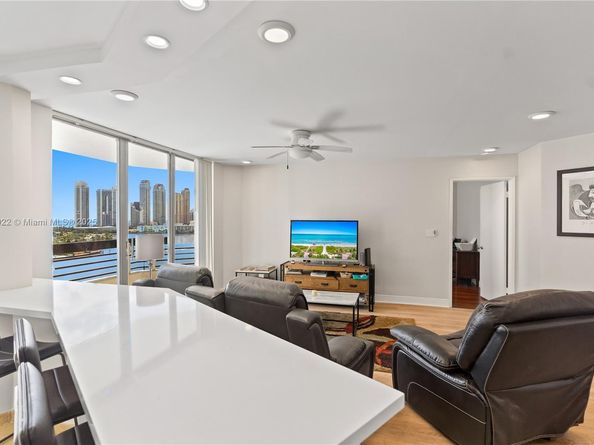 3600 Mystic Pointe Dr 1616, Aventura FL 33180