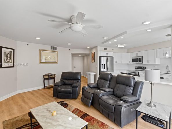 3600 Mystic Pointe Dr 1616, Aventura FL 33180