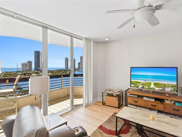 3600 Mystic Pointe Dr 1616, Aventura FL 33180