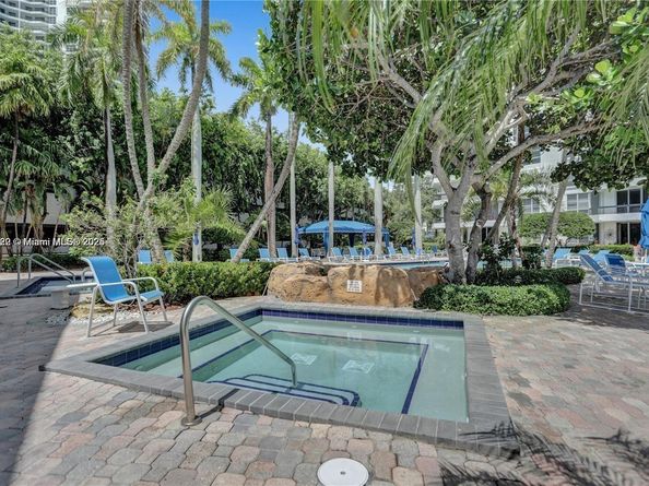 3600 Mystic Pointe Dr 1616, Aventura FL 33180