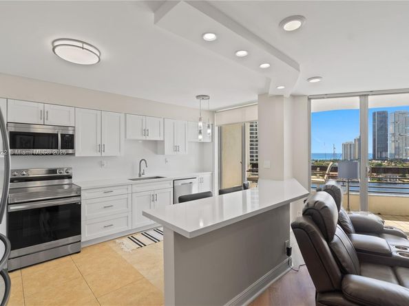 3600 Mystic Pointe Dr 1616, Aventura FL 33180