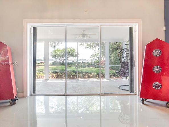 1524 39th St, West Palm Beach FL 33407