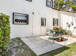 1524 39th St, West Palm Beach FL 33407