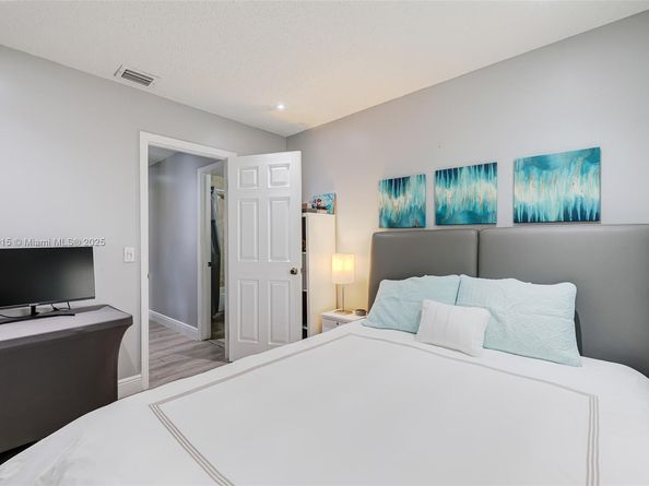 16780 Redwood Way, Weston FL 33326