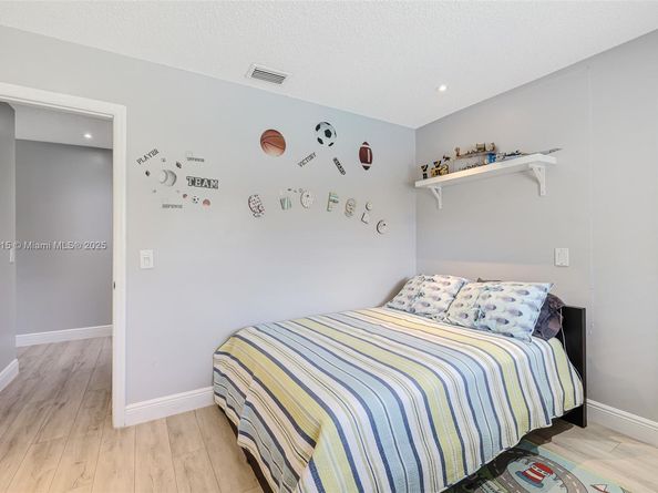 16780 Redwood Way, Weston FL 33326