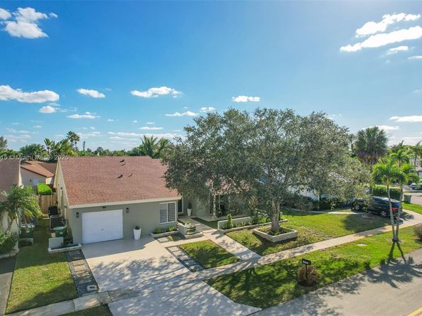 16780 Redwood Way, Weston FL 33326