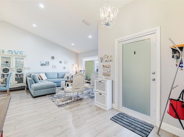 16780 Redwood Way, Weston FL 33326