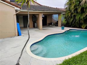 5920 York Ln, Davie FL 33331