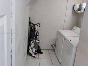 5920 York Ln, Davie FL 33331