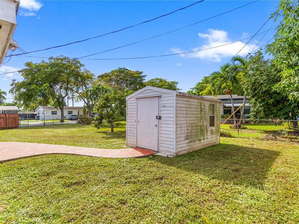 200 N 69th Ave, Hollywood FL 33024