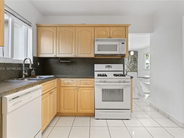 200 N 69th Ave, Hollywood FL 33024