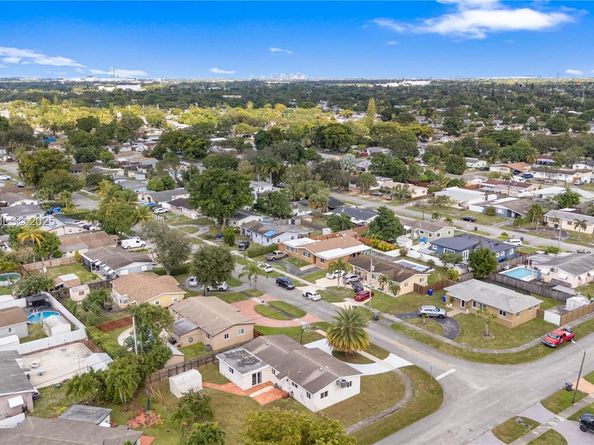 200 N 69th Ave, Hollywood FL 33024