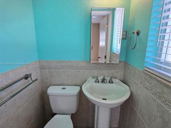 200 N 69th Ave, Hollywood FL 33024