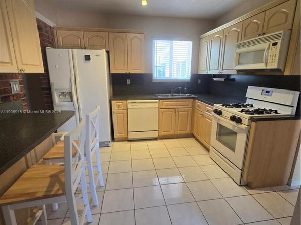 200 N 69th Ave, Hollywood FL 33024