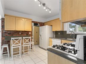 200 N 69th Ave, Hollywood FL 33024