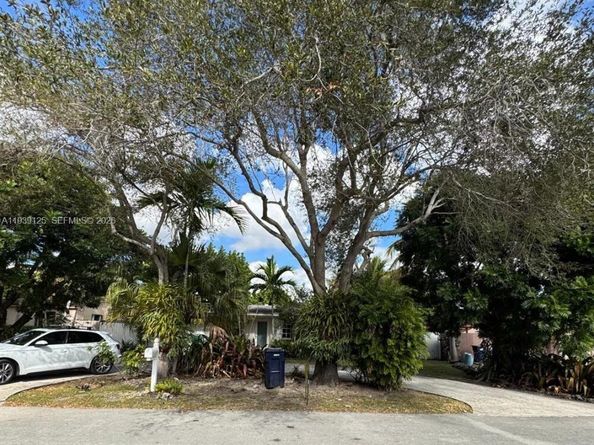 6765 SW 51st St, Miami FL 33155