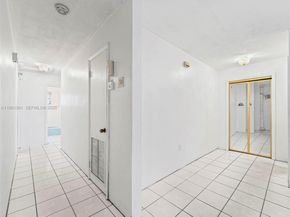 811 NW 112th St, Miami FL 33168