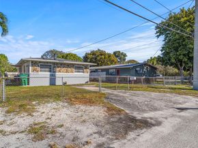 811 NW 112th St, Miami FL 33168