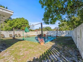 811 NW 112th St, Miami FL 33168