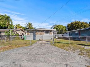 811 NW 112th St, Miami FL 33168