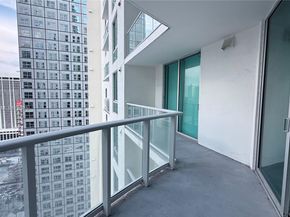 300 S Biscayne Blvd T2407, Miami FL 33131