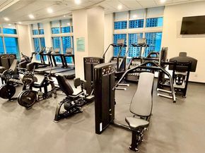 300 S Biscayne Blvd T2407, Miami FL 33131