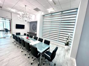 300 S Biscayne Blvd T2407, Miami FL 33131