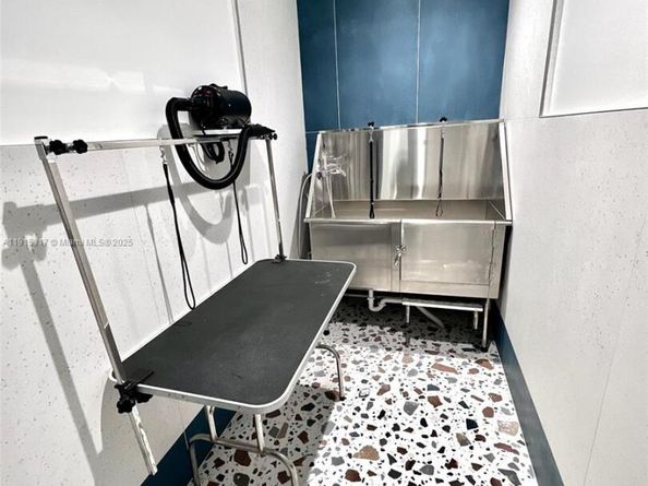 300 S Biscayne Blvd T2407, Miami FL 33131