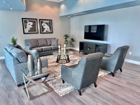 300 S Biscayne Blvd T2407, Miami FL 33131