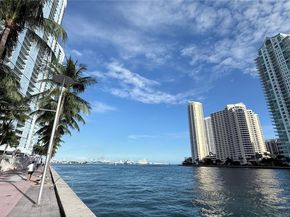 300 S Biscayne Blvd T2407, Miami FL 33131