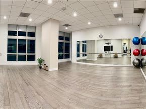 300 S Biscayne Blvd T2407, Miami FL 33131