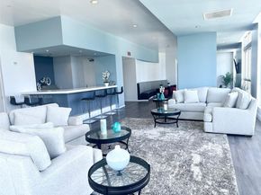 300 S Biscayne Blvd T2407, Miami FL 33131