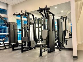 300 S Biscayne Blvd T2407, Miami FL 33131