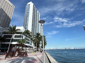 300 S Biscayne Blvd T2407, Miami FL 33131