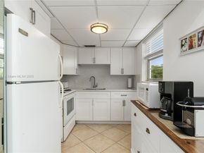 40 Harwood B 40, Deerfield Beach FL 33442