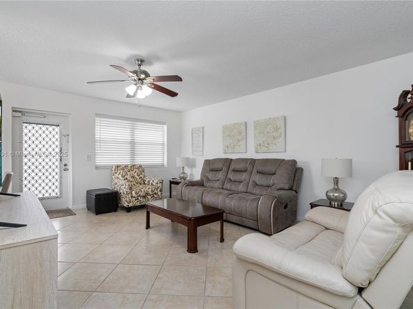 40 Harwood B 40, Deerfield Beach FL 33442
