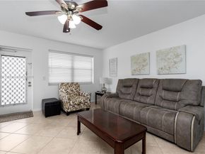 40 Harwood B 40, Deerfield Beach FL 33442