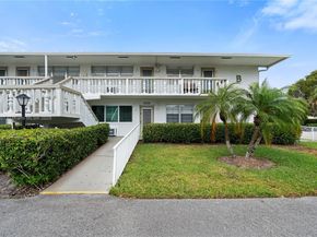 40 Harwood B 40, Deerfield Beach FL 33442