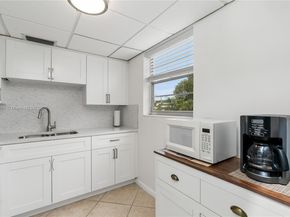 40 Harwood B 40, Deerfield Beach FL 33442