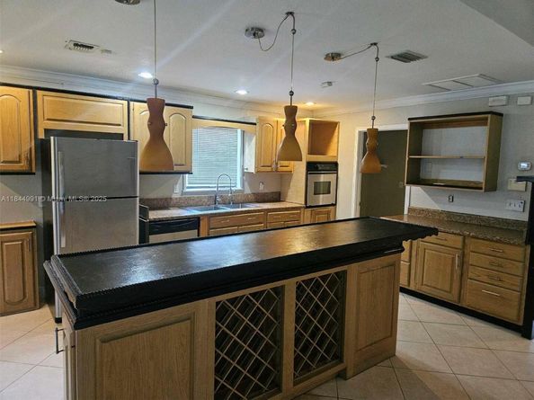 4582 Brook Dr, West Palm Beach FL 33417
