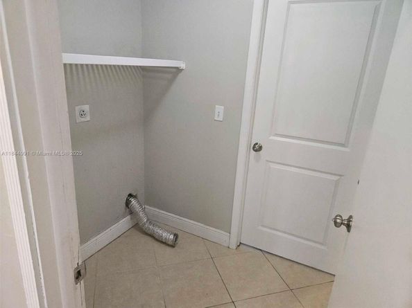 4582 Brook Dr, West Palm Beach FL 33417