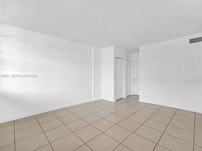 2175 NE 170th St 206, North Miami Beach FL 33162