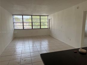 2175 NE 170th St 206, North Miami Beach FL 33162