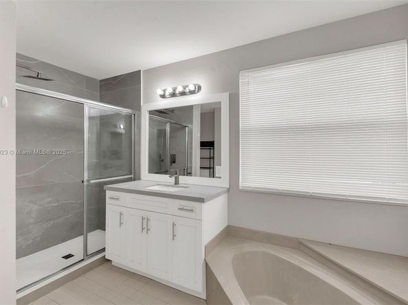 495 SW 183rd Way, Pembroke Pines FL 33029