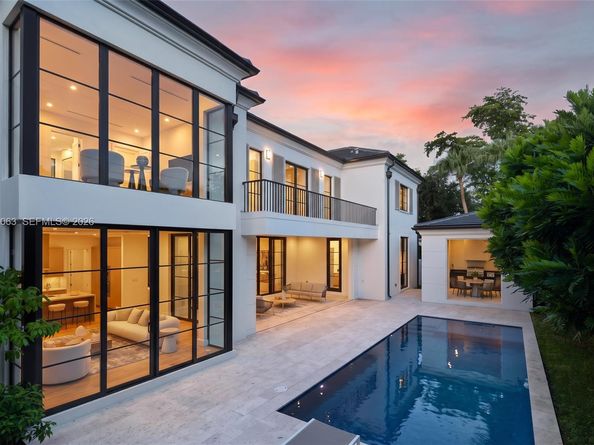 1220 S Alhambra Cir, Coral Gables FL 33146