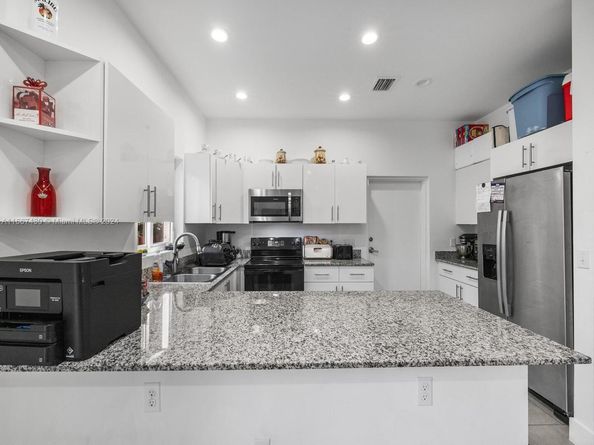 163 NW 68th Ter, Miami FL 33150