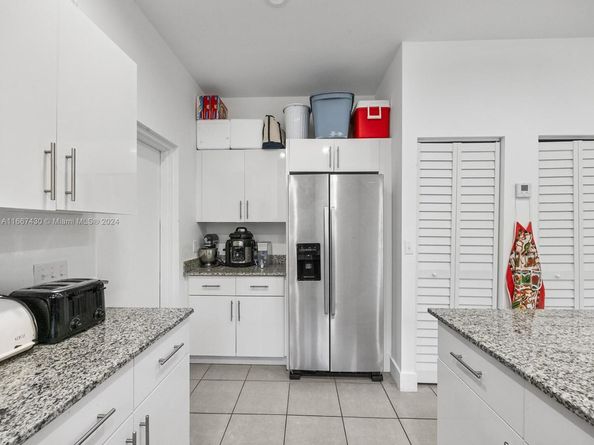 163 NW 68th Ter, Miami FL 33150