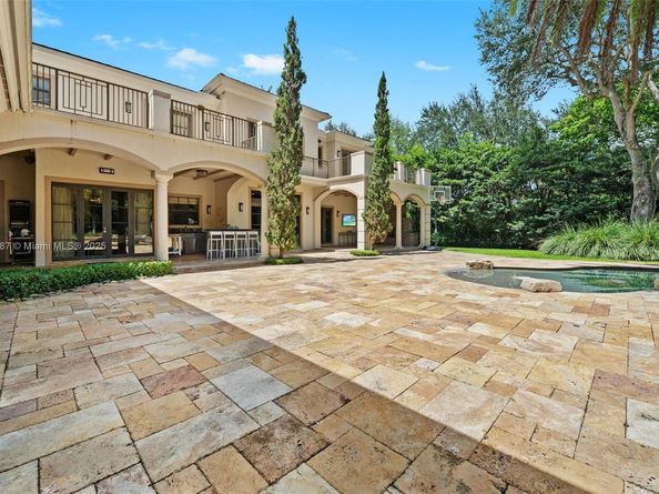 9601 SW 60 Ct, Pinecrest FL 33156
